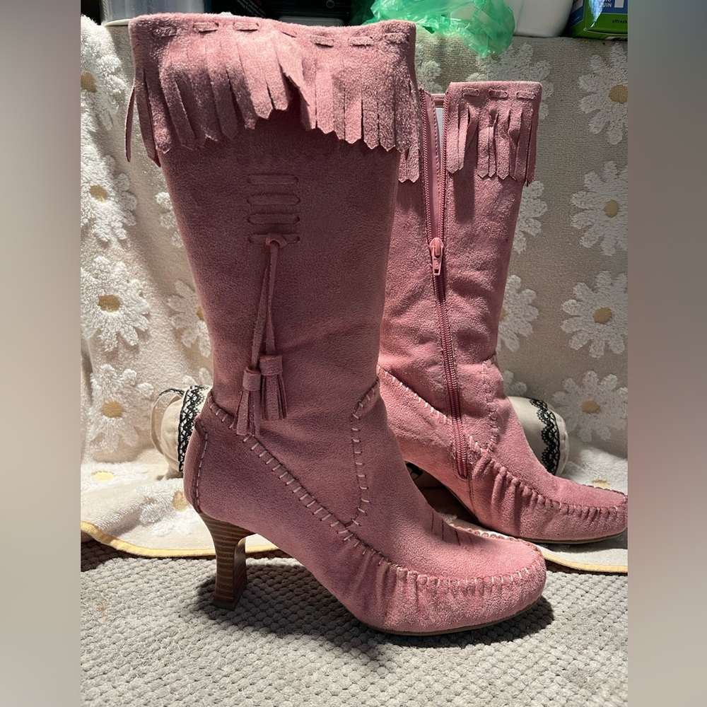 Women’s Pink Suede Fringe Moccasin Boots - Picture 2 of 4